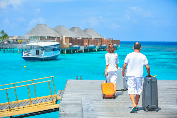 Voyafly eSIMs are the best way to pack light this summer!